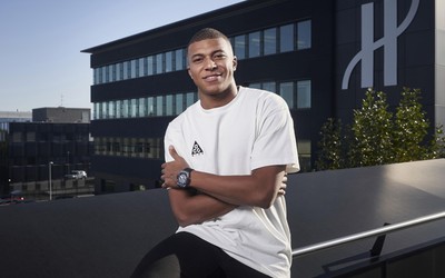 博乐体育动态-德国足球俱乐部会员大会